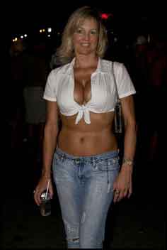 a milf living in Newtown Square Pennsylvania